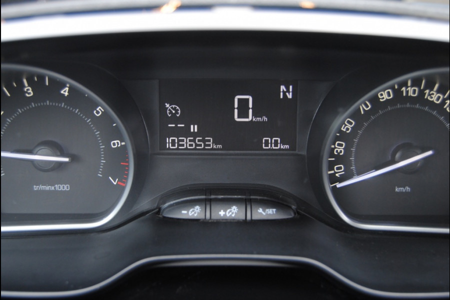 Peugeot 208 1.2 PureTech Active || Apple Carplay!