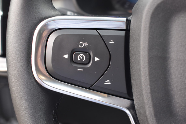 Volvo XC40 2.0 B4 Plus Dark Blis | ACC | Harman&Kardon | keyless |Park Assist | Verwarmbare voorruit  | Trekhaak