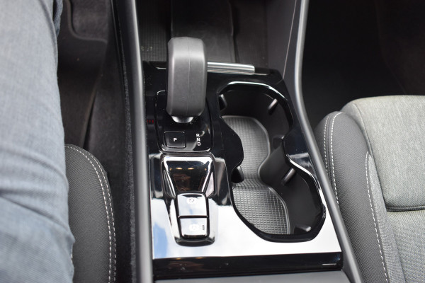 Volvo XC40 2.0 B4 Plus Dark Blis | ACC | Harman&Kardon | keyless |Park Assist | Verwarmbare voorruit  | Trekhaak