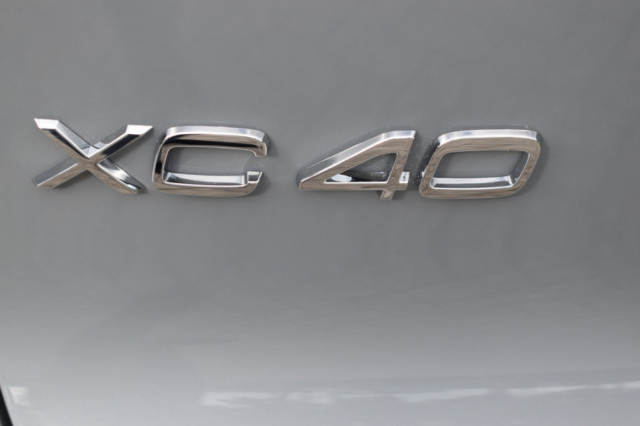 Volvo XC40 2.0 B4 Plus Dark Blis | ACC | Harman&Kardon | keyless |Park Assist | Verwarmbare voorruit  | Trekhaak