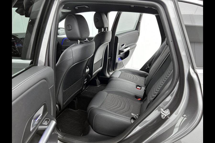 Mercedes-Benz B-Klasse 180 Star Edition Luxury Line | Achteruitrijcamera | Sfeerverlichting | Stoelverwarming |Trekhaak | Keyless Entry | Inclusief 24 maanden MB Certified garantie voor Europa.