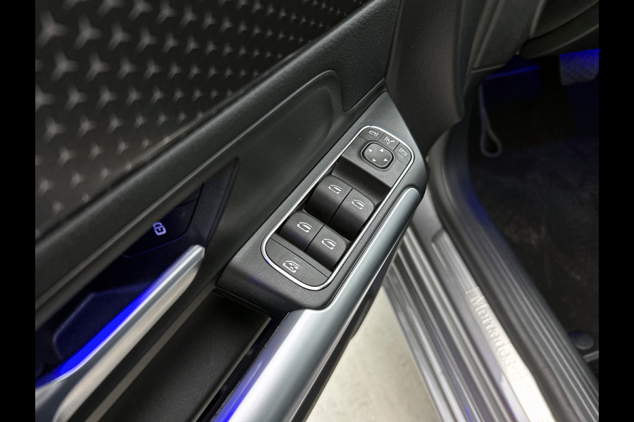 Mercedes-Benz B-Klasse 180 Star Edition Luxury Line | Achteruitrijcamera | Sfeerverlichting | Stoelverwarming |Trekhaak | Keyless Entry | Inclusief 24 maanden MB Certified garantie voor Europa.