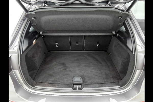 Mercedes-Benz B-Klasse 180 Star Edition Luxury Line | Achteruitrijcamera | Sfeerverlichting | Stoelverwarming |Trekhaak | Keyless Entry | Inclusief 24 maanden MB Certified garantie voor Europa.