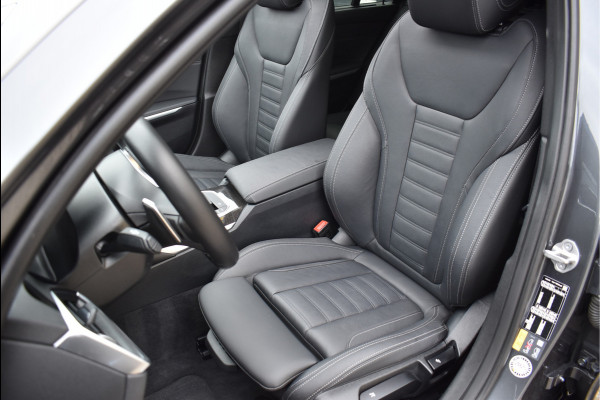 BMW 3 Serie Touring 330e xDrive M-Sport 292 Pk Pano Navi Live Shadow Line Vol Leder 19 Inch
