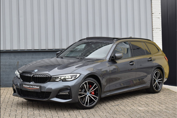 BMW 3 Serie Touring 330e xDrive M-Sport 292 Pk Pano Navi Live Shadow Line Vol Leder 19 Inch