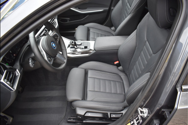 BMW 3 Serie Touring 330e xDrive M-Sport 292 Pk Pano Navi Live Shadow Line Vol Leder 19 Inch