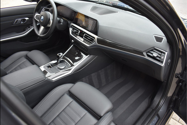 BMW 3 Serie Touring 330e xDrive M-Sport 292 Pk Pano Navi Live Shadow Line Vol Leder 19 Inch