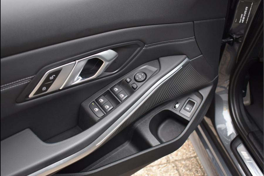BMW 3 Serie Touring 330e xDrive M-Sport 292 Pk Pano Navi Live Shadow Line Vol Leder 19 Inch