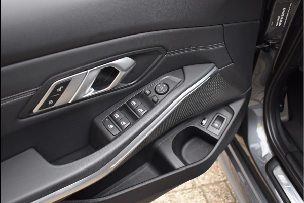 BMW 3 Serie Touring 330e xDrive M-Sport 292 Pk Pano Navi Live Shadow Line Vol Leder 19 Inch