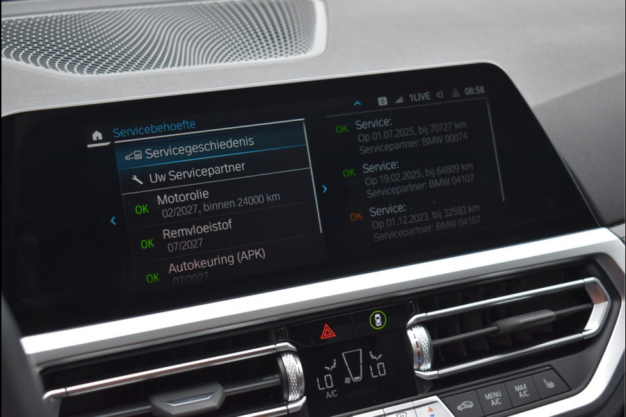 BMW 3 Serie Touring 330e xDrive M-Sport 292 Pk Pano Navi Live Shadow Line Vol Leder 19 Inch