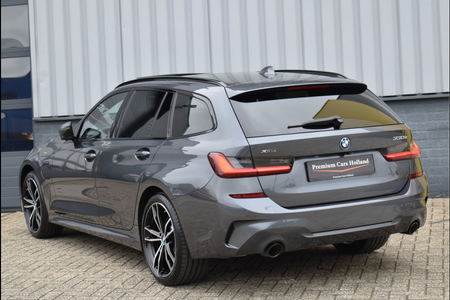 BMW 3 Serie Touring 330e xDrive M-Sport 292 Pk Pano Navi Live Shadow Line Vol Leder 19 Inch