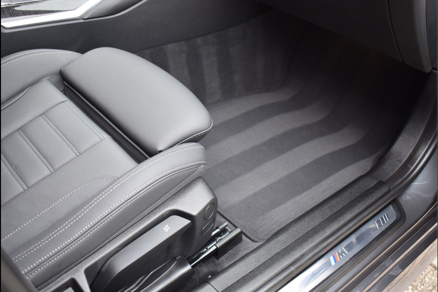 BMW 3 Serie Touring 330e xDrive M-Sport 292 Pk Pano Navi Live Shadow Line Vol Leder 19 Inch
