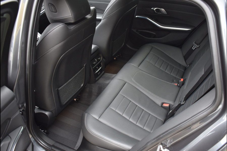 BMW 3 Serie Touring 330e xDrive M-Sport 292 Pk Pano Navi Live Shadow Line Vol Leder 19 Inch