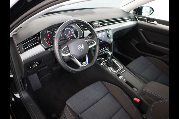 Volkswagen Passat Variant 1.4 TSI PHEV GTE Business 218 pk Automaat (DSG) | Navigatie | Panoramadak | Parkeersensoren | Achteruitrijcamera | Adaptieve cruise control | Stoelverwarming |