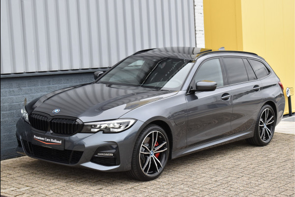 BMW 3 Serie Touring 330e xDrive M-Sport 292 Pk Pano Navi Live Shadow Line Vol Leder 19 Inch
