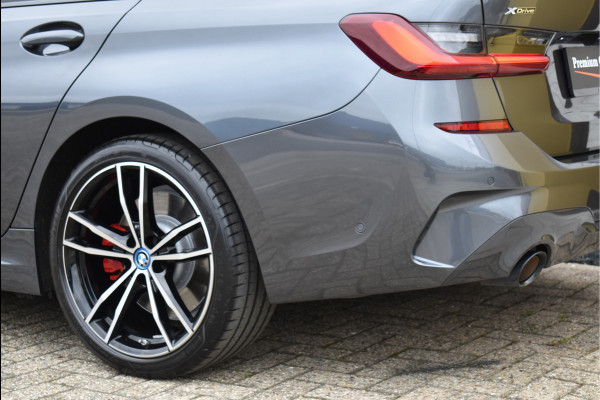 BMW 3 Serie Touring 330e xDrive M-Sport 292 Pk Pano Navi Live Shadow Line Vol Leder 19 Inch