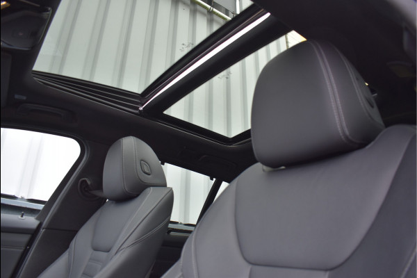 BMW 3 Serie Touring 330e xDrive M-Sport 292 Pk Pano Navi Live Shadow Line Vol Leder 19 Inch