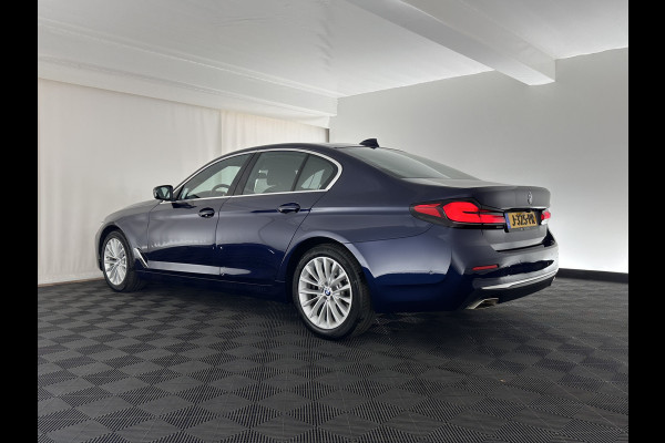 BMW 5 Serie 540i xDrive High Executive Edition Aut. *PANO | LUXURY-LEATHER | LASER-LIGHT | BOWERS&WILKINS | MEMORY-PACK | HEATED-COMFORTSEATS | DIGI-COCKPIT | NAVI-FULLMAP | ECC | PDC | CRUISE | 18''ALU*