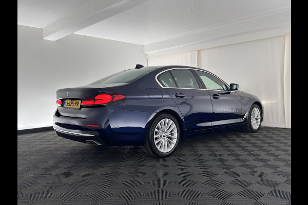 BMW 5 Serie 540i xDrive High Executive Edition Aut. *PANO | LUXURY-LEATHER | LASER-LIGHT | BOWERS&WILKINS | MEMORY-PACK | HEATED-COMFORTSEATS | DIGI-COCKPIT | NAVI-FULLMAP | ECC | PDC | CRUISE | 18''ALU*