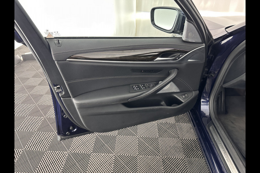 BMW 5 Serie 540i xDrive High Executive Edition Aut. *PANO | LUXURY-LEATHER | LASER-LIGHT | BOWERS&WILKINS | MEMORY-PACK | HEATED-COMFORTSEATS | DIGI-COCKPIT | NAVI-FULLMAP | ECC | PDC | CRUISE | 18''ALU*