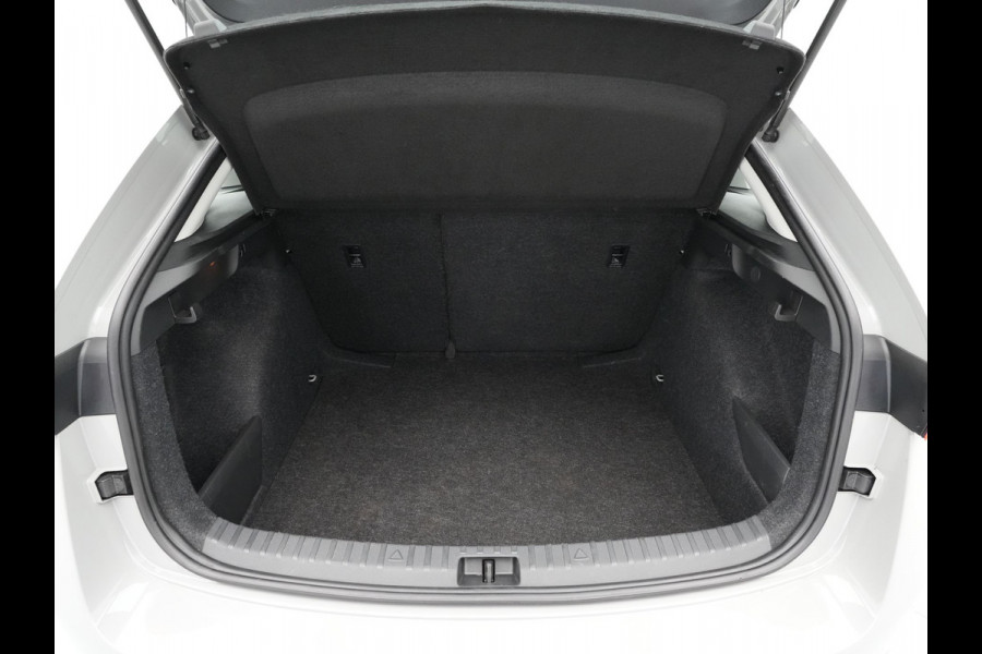 Škoda SCALA 1.0 TSI 115pk Ambition Navi via App Lane assist Cruise Front Assist 284