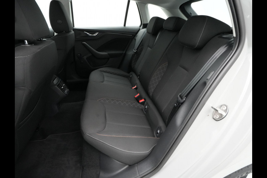 Škoda SCALA 1.0 TSI 115pk Ambition Navi via App Lane assist Cruise Front Assist 284