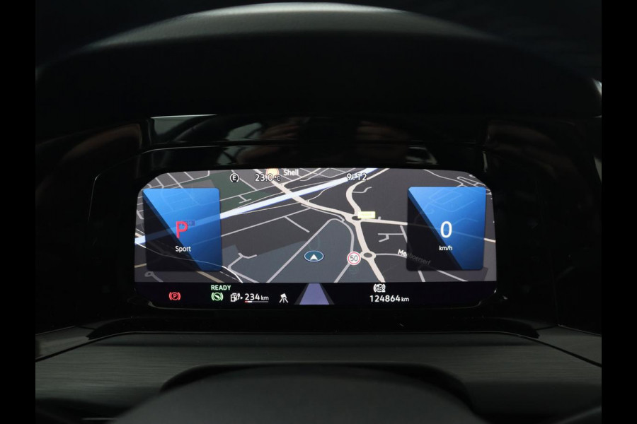 Volkswagen Golf 1.4 eHybrid Style | Head-Up | Trekhaak | Stoel & stuurverwarming | Massage | Adaptive cruise | Memory | Carplay | LED Plus | Navigatie | PHEV | Plug In