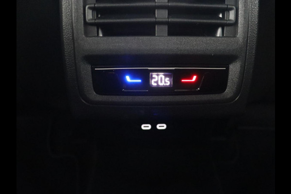 Volkswagen Golf 1.4 eHybrid GTE | Panoramadak | Stoel & stuurverwarming | Trekhaak | Adaptive cruise | Sfeerverlichting | LED Plus | Carplay | Sportstoelen | Navigatie | PHEV | Plug In