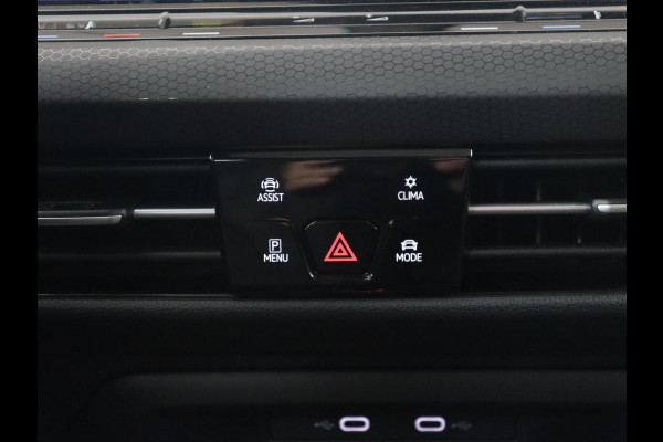 Volkswagen Golf 1.4 eHybrid GTE | Panoramadak | Stoel & stuurverwarming | Trekhaak | Adaptive cruise | Sfeerverlichting | LED Plus | Carplay | Sportstoelen | Navigatie | PHEV | Plug In