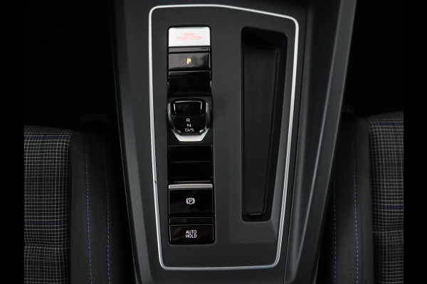 Volkswagen Golf 1.4 eHybrid GTE | Panoramadak | Stoel & stuurverwarming | Trekhaak | Adaptive cruise | Sfeerverlichting | LED Plus | Carplay | Sportstoelen | Navigatie | PHEV | Plug In