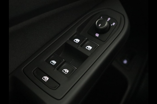 Volkswagen Golf 1.4 eHybrid GTE | Panoramadak | Stoel & stuurverwarming | Trekhaak | Adaptive cruise | Sfeerverlichting | LED Plus | Carplay | Sportstoelen | Navigatie | PHEV | Plug In