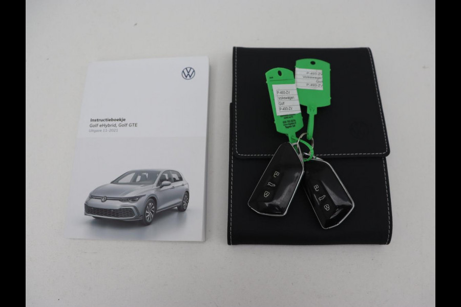 Volkswagen Golf 1.4 eHybrid GTE | Panoramadak | Stoel & stuurverwarming | Trekhaak | Adaptive cruise | Sfeerverlichting | LED Plus | Carplay | Sportstoelen | Navigatie | PHEV | Plug In