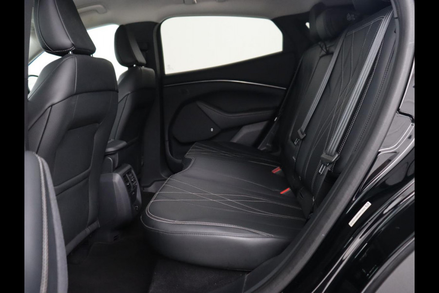 Ford Mustang Mach-E RWD 75 kWh | Leder | Stoelverwarming | 360 Camera | Adaptive cruise | B&O Sound | Stuurverwarming | Carplay | Navigatie