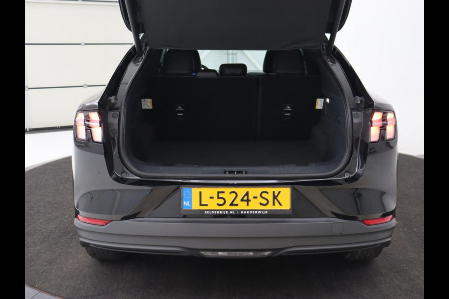 Ford Mustang Mach-E RWD 75 kWh | Leder | Stoelverwarming | 360 Camera | Adaptive cruise | B&O Sound | Stuurverwarming | Carplay | Navigatie