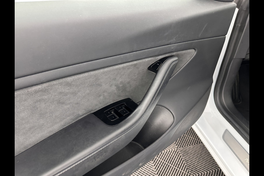 Tesla Model 3 Standard RWD Plus 60 kWh [ 3-Fase ] (INCL-BTW) Aut. *PANO | AUTO-PILOT | LUXURY-LEATHER | KEYLESS | FULL-LED | MEMORY-PACK | SURROUND-VIEW | DAB | CARPLAY | DIGI-COCKPIT | LANE-ASSIST | COMFORT-SEATS | 18"ALU*