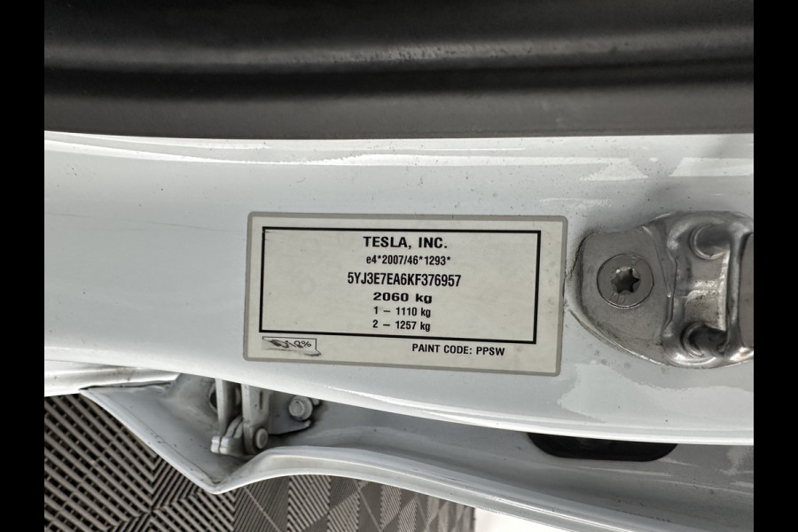Tesla Model 3 Standard RWD Plus 60 kWh [ 3-Fase ] (INCL-BTW) Aut. *PANO | AUTO-PILOT | LUXURY-LEATHER | KEYLESS | FULL-LED | MEMORY-PACK | SURROUND-VIEW | DAB | CARPLAY | DIGI-COCKPIT | LANE-ASSIST | COMFORT-SEATS | 18"ALU*