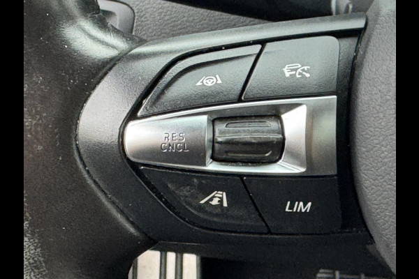BMW X1 SDrive18i Dealeronderhouden Cruise control Climate control Navigatie M-pakket Parkeersensoren voor en achter