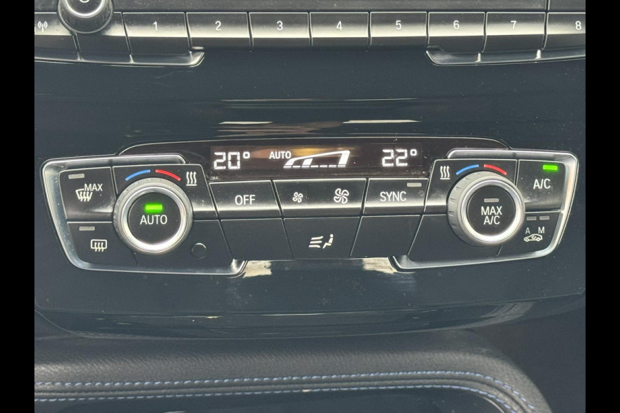 BMW X1 SDrive18i Dealeronderhouden Cruise control Climate control Navigatie M-pakket Parkeersensoren voor en achter