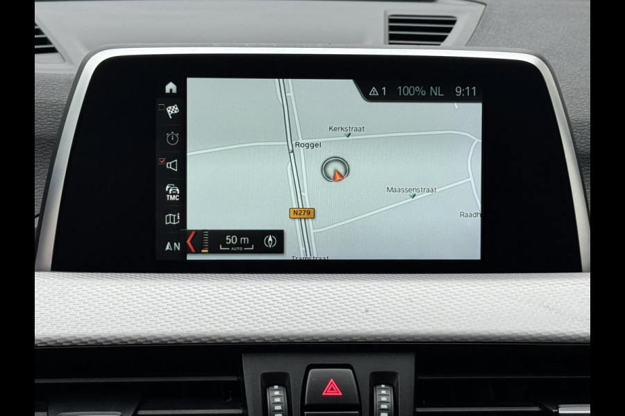 BMW X1 SDrive18i Dealeronderhouden Cruise control Climate control Navigatie M-pakket Parkeersensoren voor en achter