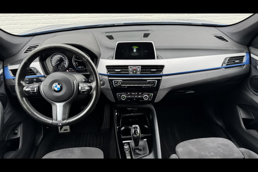 BMW X1 SDrive18i Dealeronderhouden Cruise control Climate control Navigatie M-pakket Parkeersensoren voor en achter