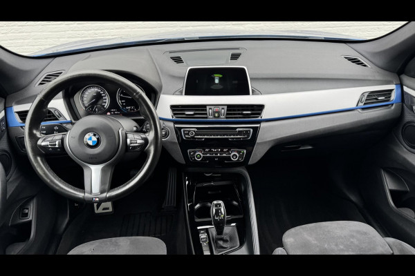 BMW X1 SDrive18i Dealeronderhouden Cruise control Climate control Navigatie M-pakket Parkeersensoren voor en achter