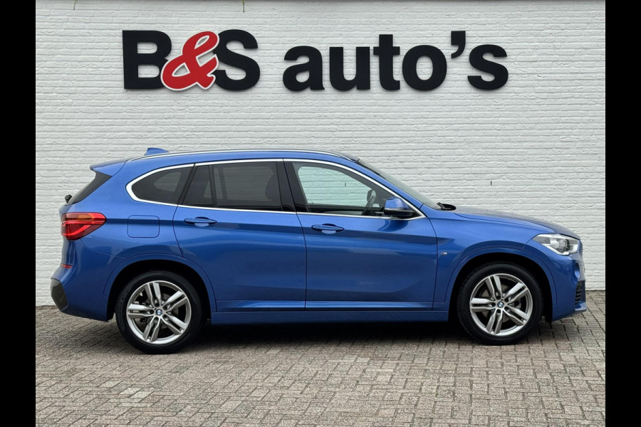 BMW X1 SDrive18i Dealeronderhouden Cruise control Climate control Navigatie M-pakket Parkeersensoren voor en achter
