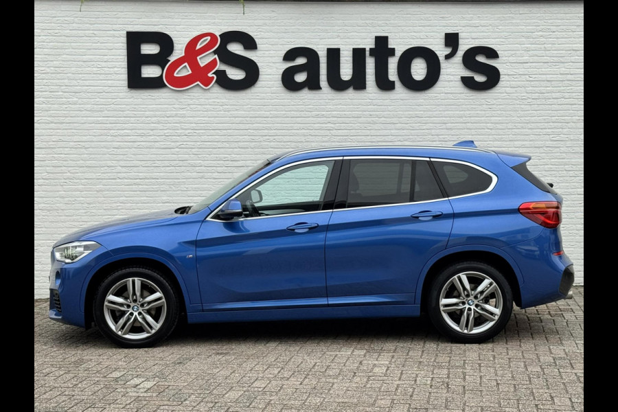 BMW X1 SDrive18i Dealeronderhouden Cruise control Climate control Navigatie M-pakket Parkeersensoren voor en achter