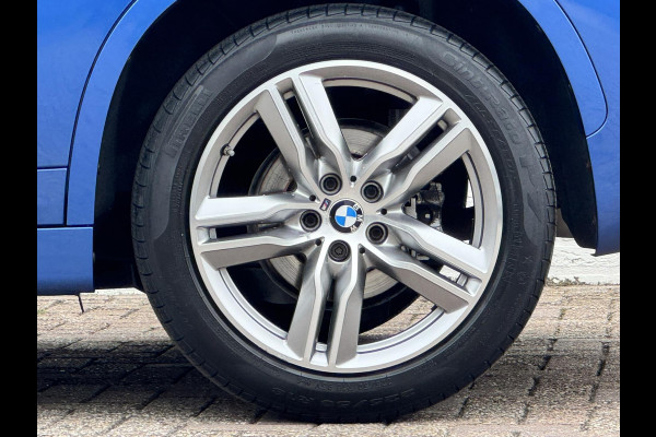 BMW X1 SDrive18i Dealeronderhouden Cruise control Climate control Navigatie M-pakket Parkeersensoren voor en achter