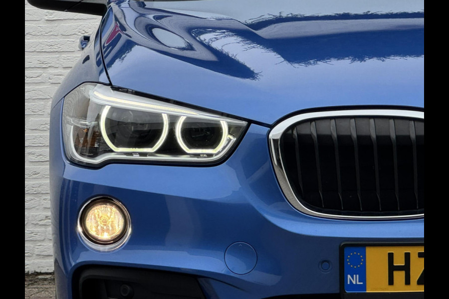 BMW X1 SDrive18i Dealeronderhouden Cruise control Climate control Navigatie M-pakket Parkeersensoren voor en achter