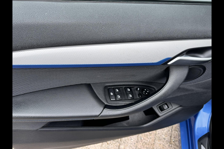 BMW X1 SDrive18i Dealeronderhouden Cruise control Climate control Navigatie M-pakket Parkeersensoren voor en achter