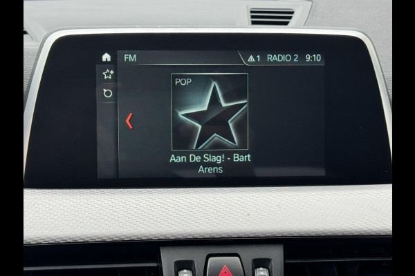 BMW X1 SDrive18i Dealeronderhouden Cruise control Climate control Navigatie M-pakket Parkeersensoren voor en achter