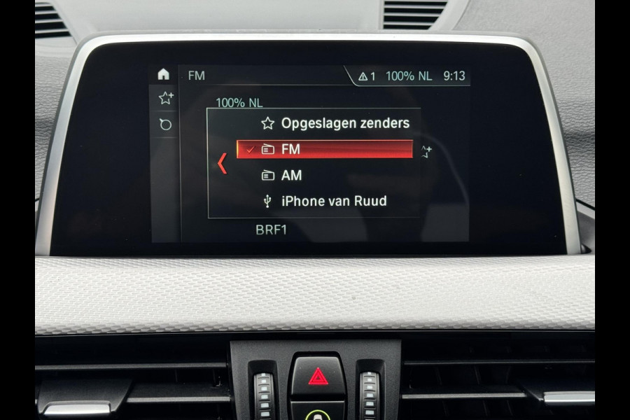 BMW X1 SDrive18i Dealeronderhouden Cruise control Climate control Navigatie M-pakket Parkeersensoren voor en achter