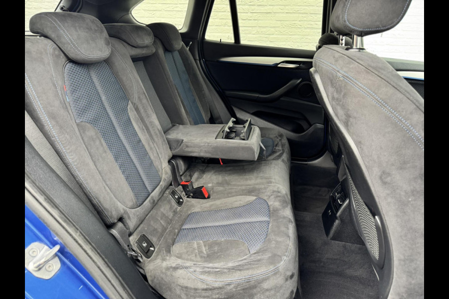 BMW X1 SDrive18i Dealeronderhouden Cruise control Climate control Navigatie M-pakket Parkeersensoren voor en achter