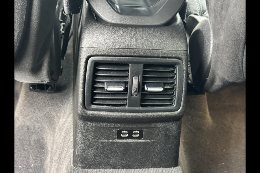 BMW X1 SDrive18i Dealeronderhouden Cruise control Climate control Navigatie M-pakket Parkeersensoren voor en achter